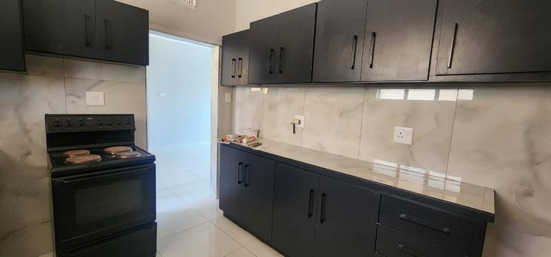 To Let 2 Bedroom Property for Rent in Umkomaas KwaZulu-Natal