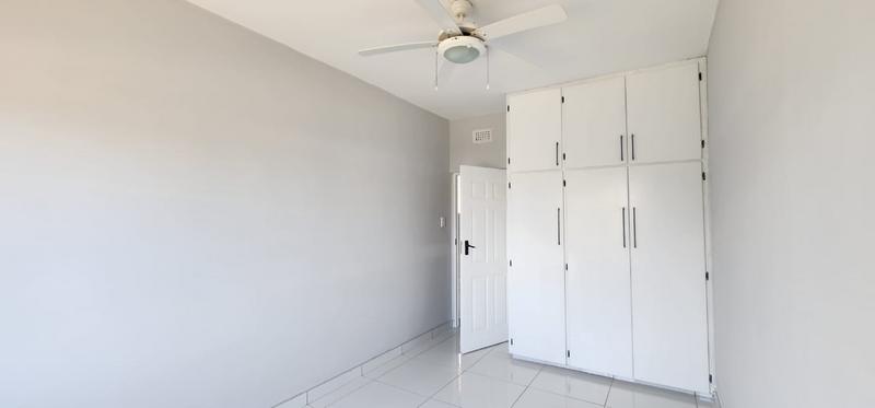 To Let 2 Bedroom Property for Rent in Umkomaas KwaZulu-Natal