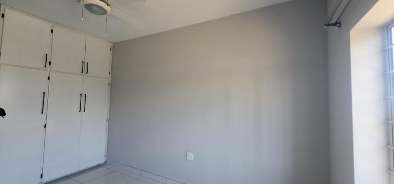 To Let 2 Bedroom Property for Rent in Umkomaas KwaZulu-Natal