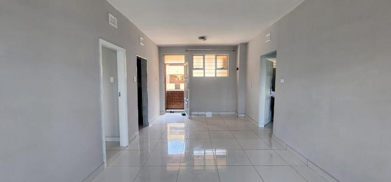 To Let 2 Bedroom Property for Rent in Umkomaas KwaZulu-Natal