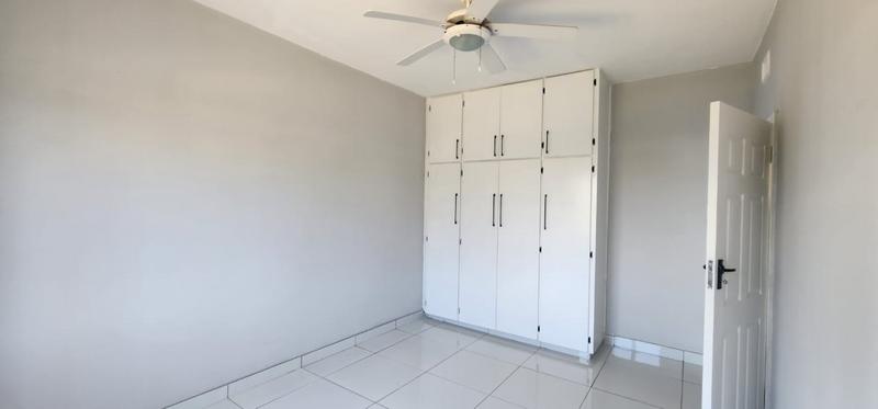To Let 2 Bedroom Property for Rent in Umkomaas KwaZulu-Natal