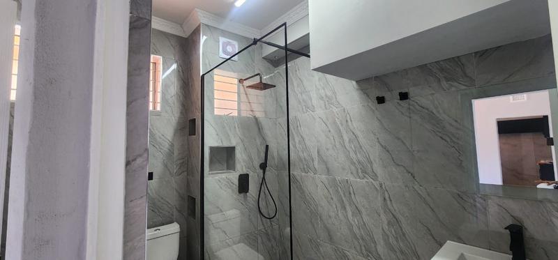 To Let 2 Bedroom Property for Rent in Umkomaas KwaZulu-Natal