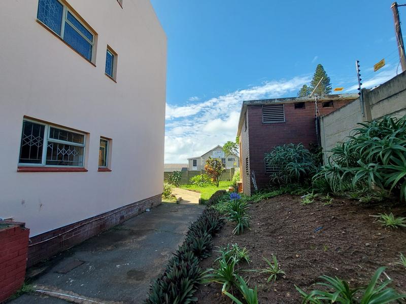 To Let 2 Bedroom Property for Rent in Umkomaas KwaZulu-Natal