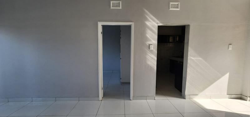 2 Bedroom Property for Sale in Umkomaas KwaZulu-Natal