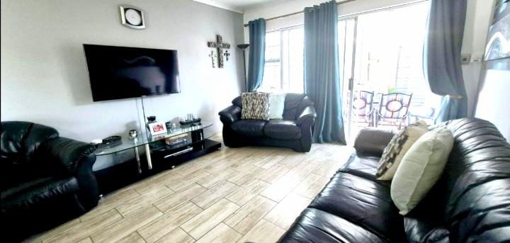 3 Bedroom Property for Sale in Birdswood KwaZulu-Natal