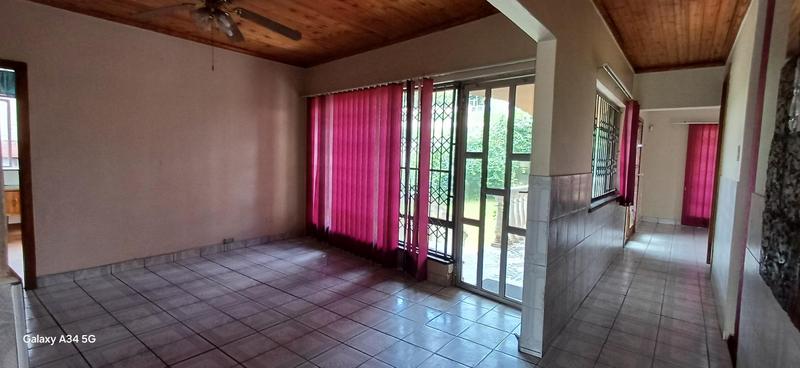 To Let 3 Bedroom Property for Rent in Kharwastan KwaZulu-Natal