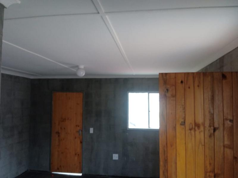 5 Bedroom Property for Sale in Kwamakhutha KwaZulu-Natal