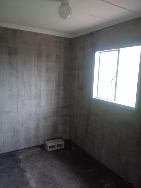 5 Bedroom Property for Sale in Kwamakhutha KwaZulu-Natal