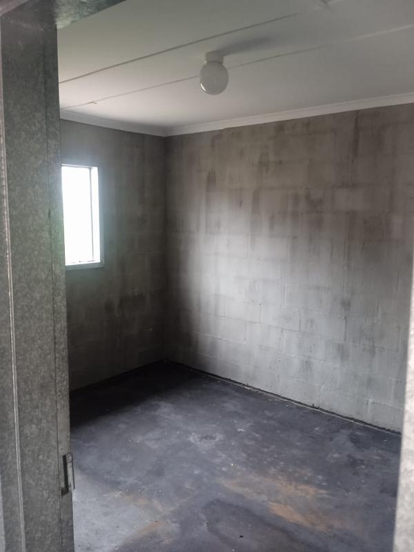 5 Bedroom Property for Sale in Kwamakhutha KwaZulu-Natal