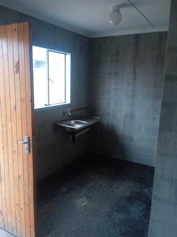 5 Bedroom Property for Sale in Kwamakhutha KwaZulu-Natal