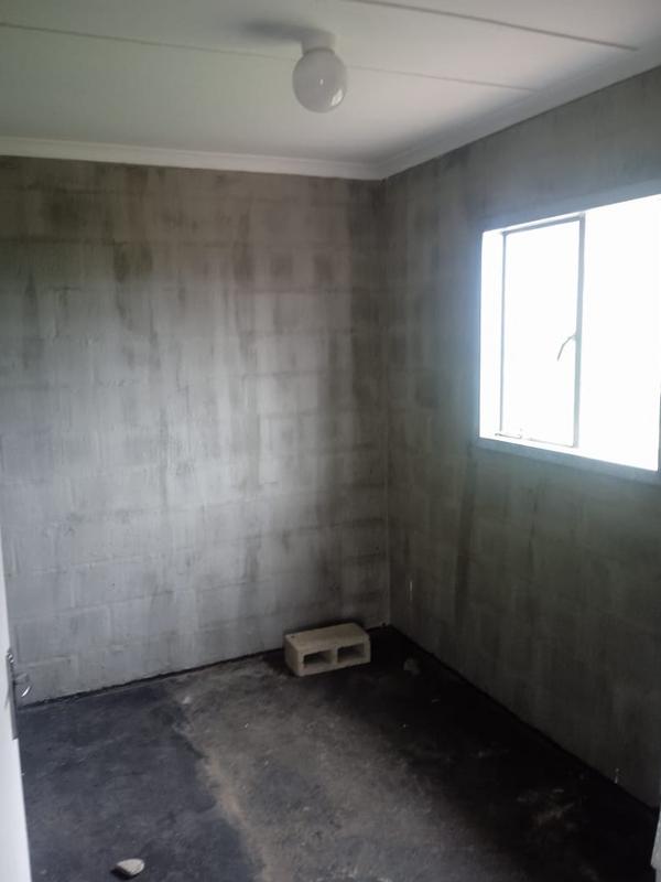 5 Bedroom Property for Sale in Kwamakhutha KwaZulu-Natal