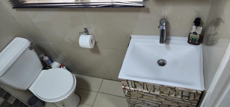 2 Bedroom Property for Sale in Amanzimtoti KwaZulu-Natal