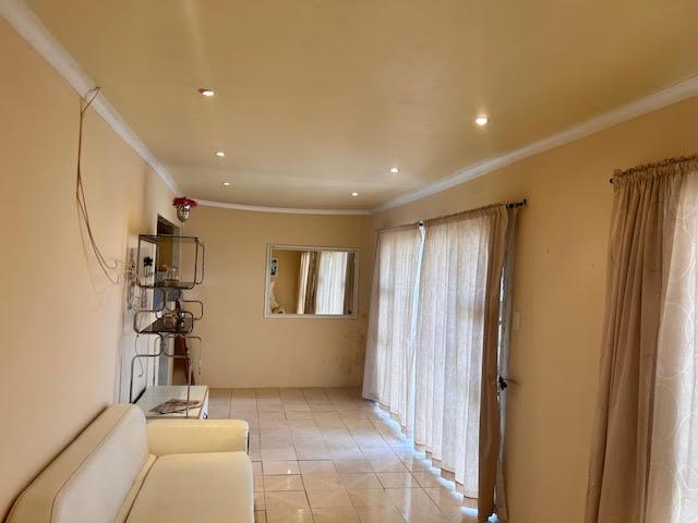 1 Bedroom Property for Sale in Overport KwaZulu-Natal