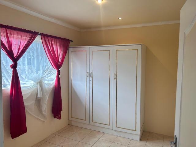 1 Bedroom Property for Sale in Overport KwaZulu-Natal