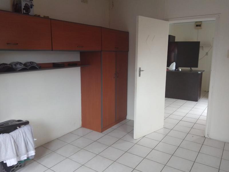 To Let 1 Bedroom Property for Rent in Bluff KwaZulu-Natal