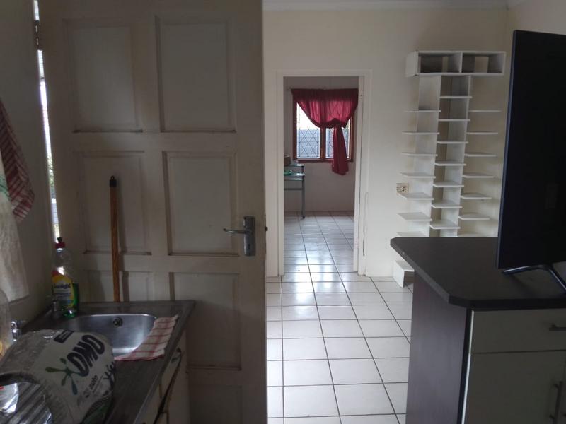 To Let 1 Bedroom Property for Rent in Bluff KwaZulu-Natal