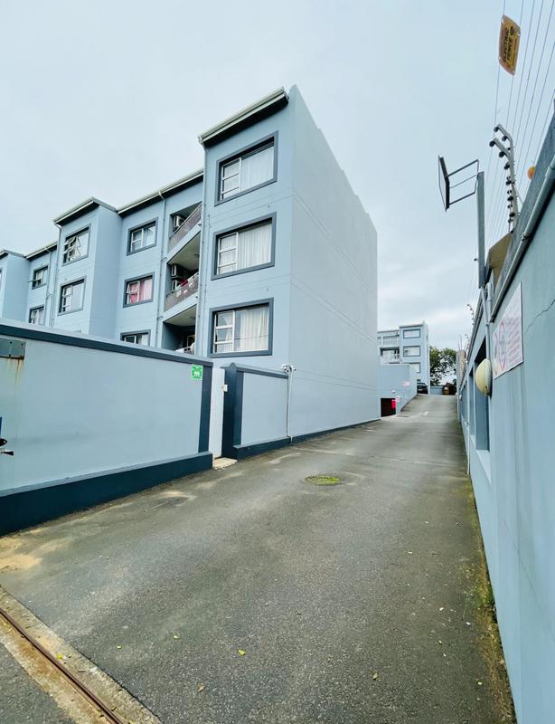 1 Bedroom Property for Sale in Amanzimtoti KwaZulu-Natal