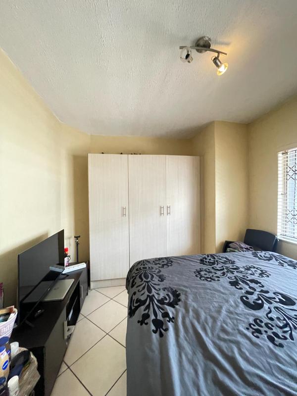 1 Bedroom Property for Sale in Amanzimtoti KwaZulu-Natal