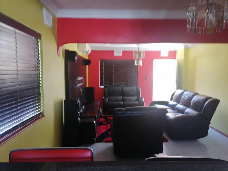 4 Bedroom Property for Sale in Umlazi KwaZulu-Natal