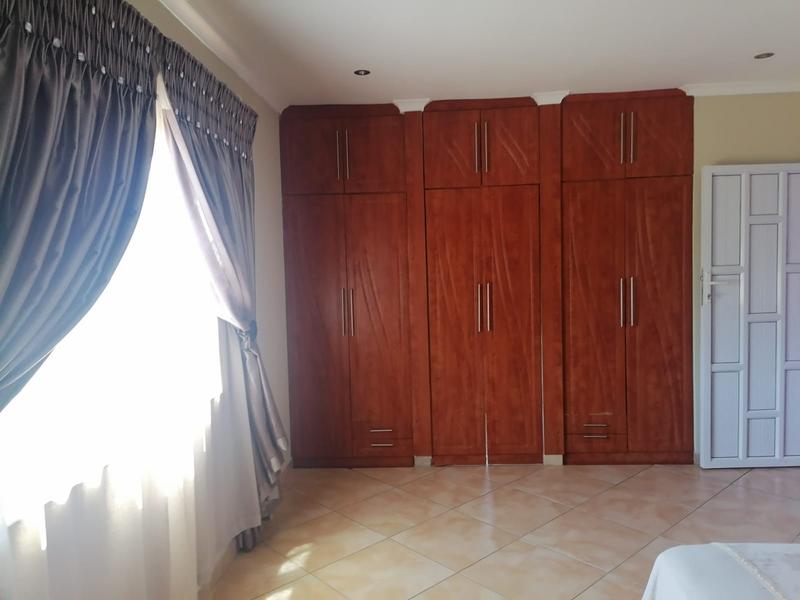 4 Bedroom Property for Sale in Umlazi KwaZulu-Natal