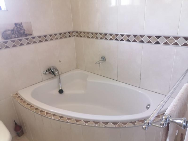 4 Bedroom Property for Sale in Umlazi KwaZulu-Natal
