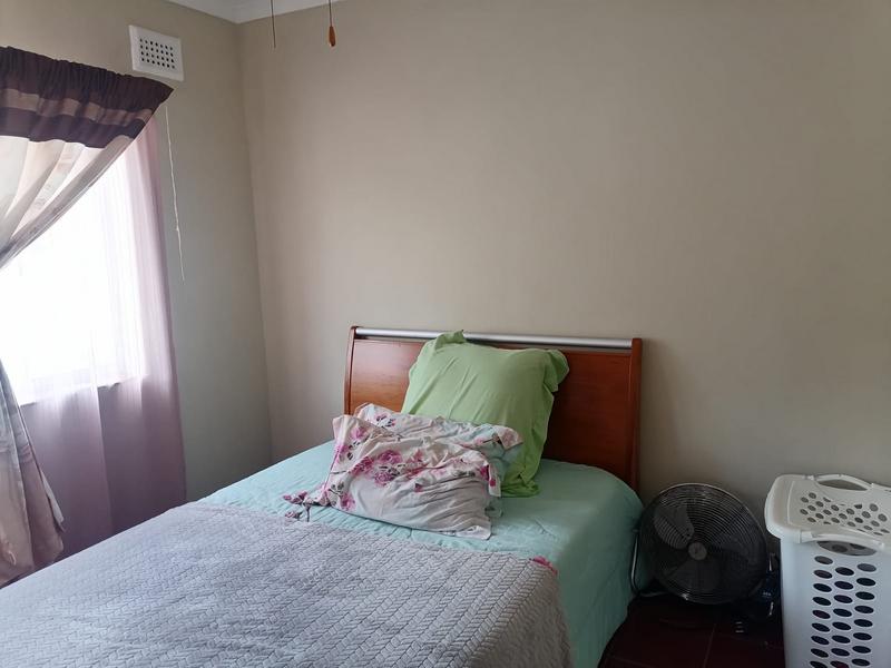 4 Bedroom Property for Sale in Umlazi KwaZulu-Natal