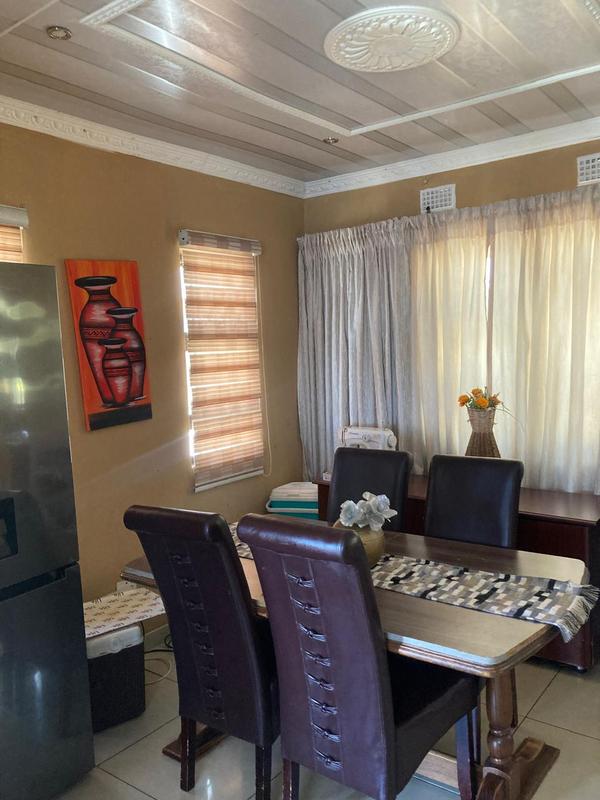 3 Bedroom Property for Sale in Umlazi KwaZulu-Natal