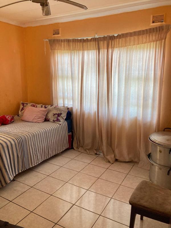 3 Bedroom Property for Sale in Umlazi KwaZulu-Natal