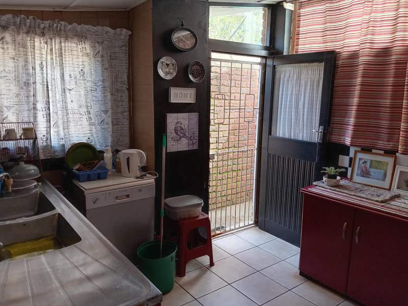 5 Bedroom Property for Sale in Freeland Park KwaZulu-Natal