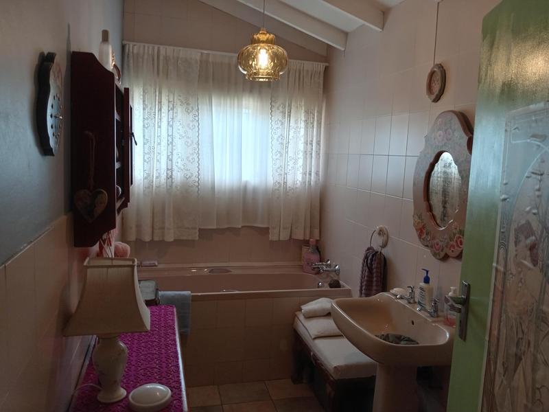 5 Bedroom Property for Sale in Freeland Park KwaZulu-Natal