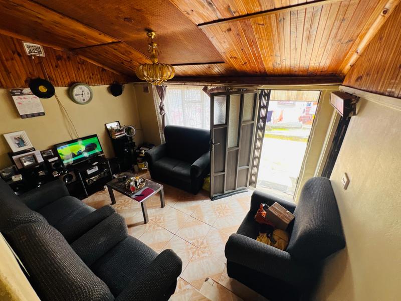 8 Bedroom Property for Sale in Umlazi KwaZulu-Natal