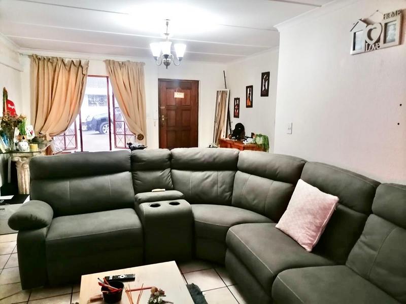 2 Bedroom Property for Sale in Amanzimtoti KwaZulu-Natal
