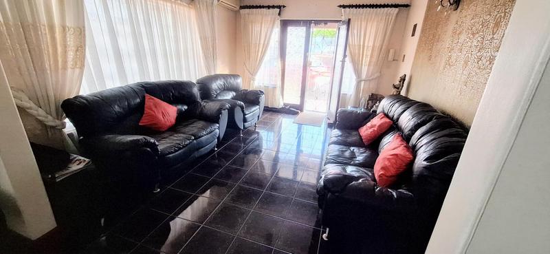 6 Bedroom Property for Sale in Reservoir Hills KwaZulu-Natal