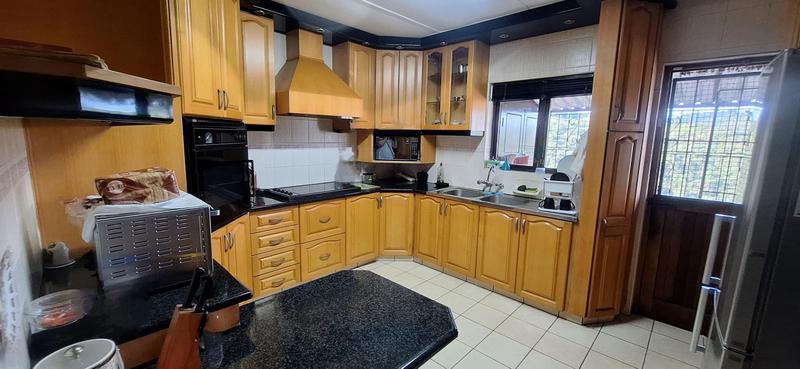 6 Bedroom Property for Sale in Reservoir Hills KwaZulu-Natal