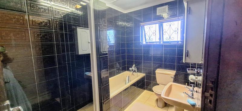 6 Bedroom Property for Sale in Reservoir Hills KwaZulu-Natal