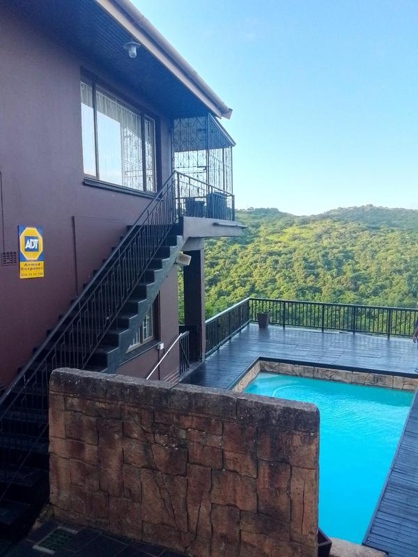 6 Bedroom Property for Sale in Reservoir Hills KwaZulu-Natal