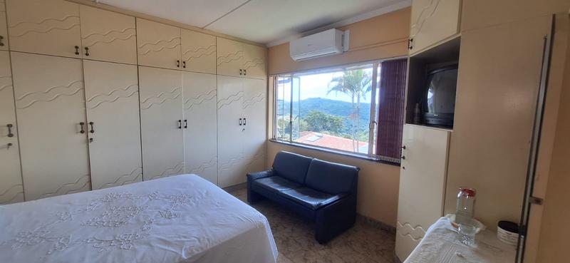 6 Bedroom Property for Sale in Reservoir Hills KwaZulu-Natal