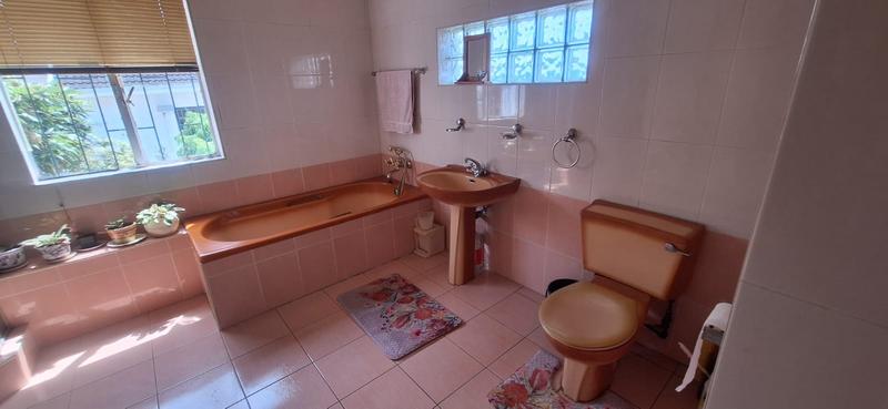 6 Bedroom Property for Sale in Reservoir Hills KwaZulu-Natal