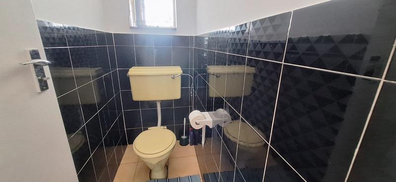 6 Bedroom Property for Sale in Reservoir Hills KwaZulu-Natal