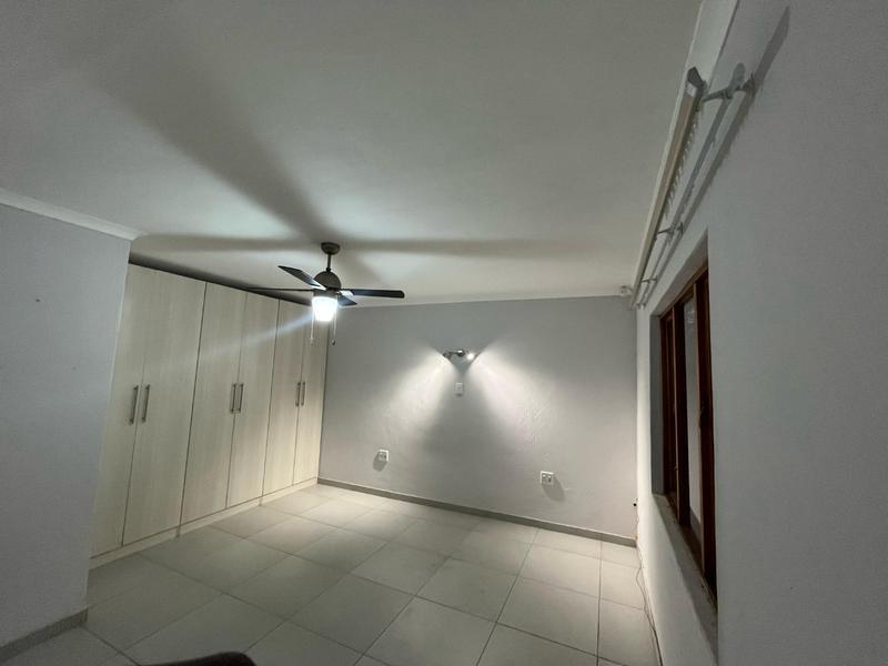 1 Bedroom Property for Sale in Crestview KwaZulu-Natal