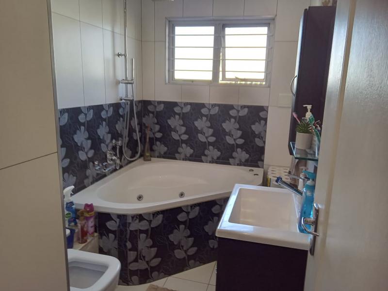 3 Bedroom Property for Sale in Arena Park KwaZulu-Natal