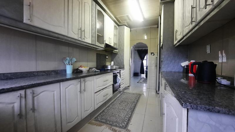 6 Bedroom Property for Sale in Clayfield KwaZulu-Natal