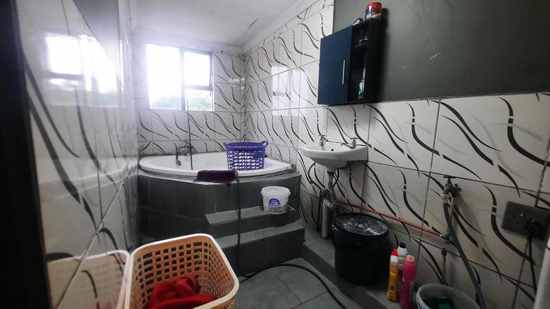 6 Bedroom Property for Sale in Clayfield KwaZulu-Natal