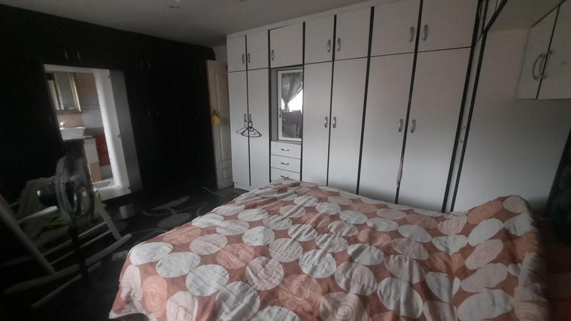 6 Bedroom Property for Sale in Clayfield KwaZulu-Natal