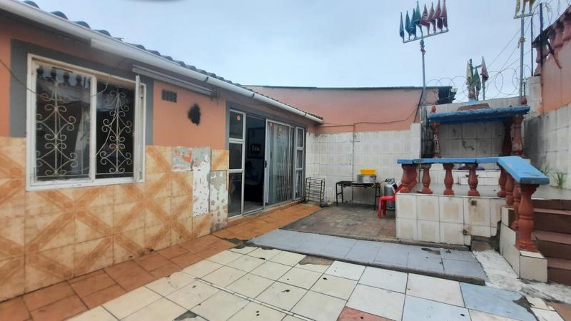6 Bedroom Property for Sale in Clayfield KwaZulu-Natal
