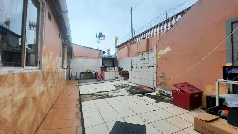 6 Bedroom Property for Sale in Clayfield KwaZulu-Natal