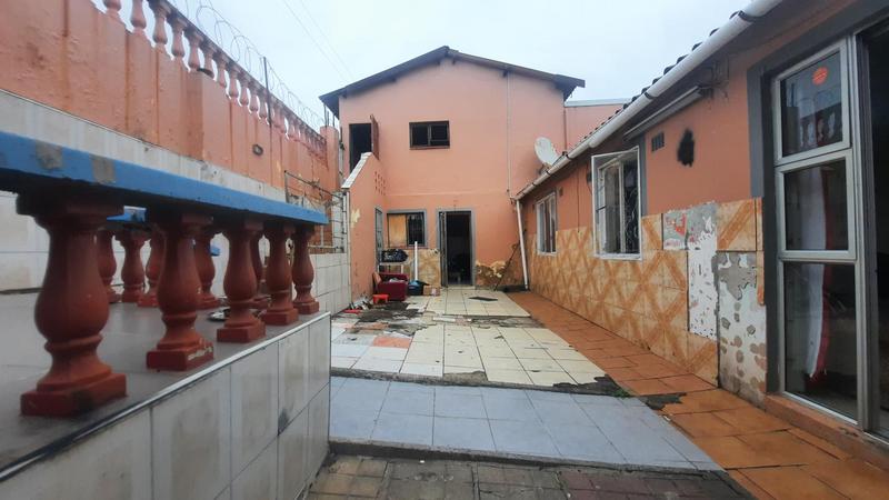 6 Bedroom Property for Sale in Clayfield KwaZulu-Natal