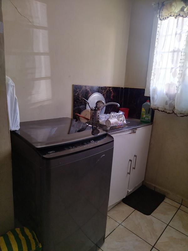 To Let 1 Bedroom Property for Rent in Grove End KwaZulu-Natal