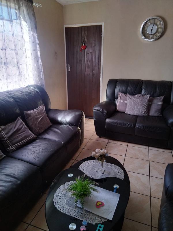 To Let 1 Bedroom Property for Rent in Grove End KwaZulu-Natal
