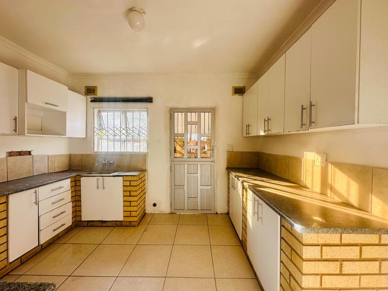 To Let 2 Bedroom Property for Rent in Montclair KwaZulu-Natal